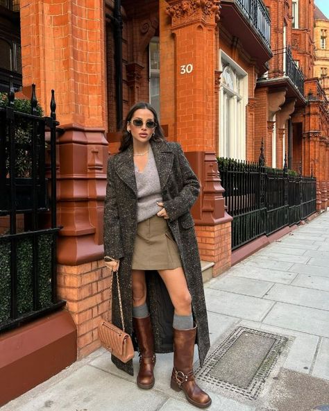 Biker Boots Outfit, Brown Boots Outfit, Fall Boots Outfit, Winter Boots Outfits, Simple Fall Outfits, Biker Boots, Look Book, Autumn Outfit, Outfit Inspo Fall