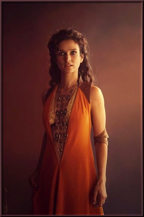 Ellaria Sand (Indira Varma) Asoiaf Houses, Ellaria Sand, Indira Varma, Got Costumes, Game Of Thrones Costumes, Game Of Thrones Tv, Hbo Game Of Thrones, Cersei Lannister, Gra O Tron