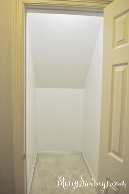 Hallway Closet Under Stairs, Under Stairs Closet Shelves, Diy Closet Under Stairs, Under Stair Coat Closet, Understairs Storage Closet Ideas, Under The Stairs Storage Ideas, Shelving Under Stairs, Under The Stairs Closet Ideas, Under Stairs Closet Organization