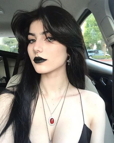 Sinister Darling on Instagram: “Queen of black 🖤 #sinisterdarling” Gothic Hairstyles, Goth Hair, Goth Women, Goth Beauty, Long Black Hair, Pale Skin, Mode Inspiration, Long Black, Dark Hair