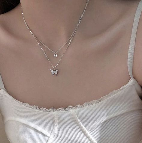 Korean Fashion Necklace, Pretty Simple Necklaces, Aesthetic Butterfly Necklace, Simple Accessories Aesthetic, Necklace Aesthetic Butterfly, Cute Korean Accessories Aesthetic, Korean Style Necklace, Cute Korean Necklace, Korean Jewellery Aesthetic