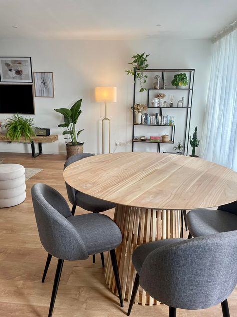 Small Living And Dining Room Ideas, Round Dining Table Decor Ideas, Small Living Dining Room Ideas, Small Living And Dining Room, Small Apartment Dining Room, Small Dining Room Set, Dining Table Decor Ideas, Small Living Dining, Round Dining Table Decor