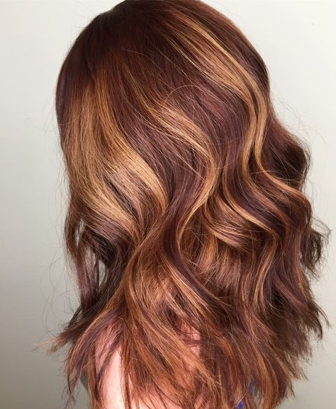 Warm tones and red balayage !! Love my new hair :) Balayage Hair Dark Blonde, Balayage Hair Dark Black, Brunette Balayage Hair Medium, Cinnamon Balayage, Balayage Hair Brunette With Blonde, Balayage Hair Blonde Long, Balayage Hair Blonde Medium, Warm Hair Color, Hair Color Plum