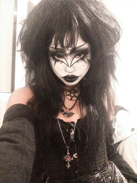 Black Goth Makeup, Goth Makeup Looks, Trad Goth Makeup, Goth Eye Makeup, Afro Goth, Rare Features, Inspo Makeup, Trad Goth, Goth Subculture