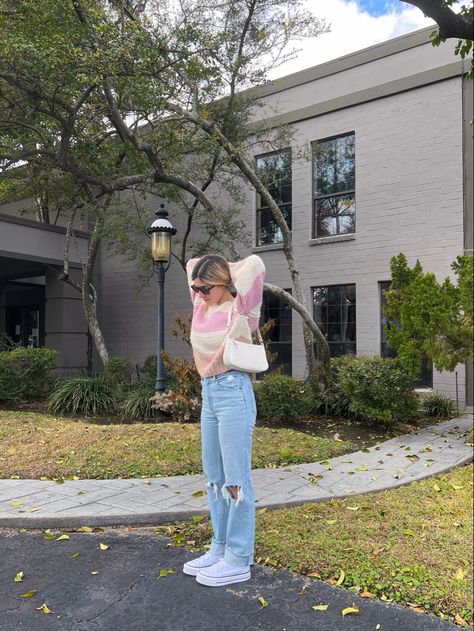 Pastel Converse Outfit, Pink Converse Outfit Winter, White Converse Outfit Winter, High Top Platform Converse Outfits, Pastel Sweater Outfit, White Converse Outfit High Top, White Platform Converse Outfit, Converse High Tops Outfit, Platform Converse Outfits