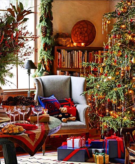 SECRETS OF A HOSTESS on Instagram: “Christmas decor by @ralphlaurenhome ! About this space, “A Ralph Lauren Home retreat as refined as it is rustic, filled with gifts of…” Natal Country, English Christmas, Christmas Interiors, Winter Cabin, Cozy Decor, Kwanzaa, Victorian Christmas, Merry Little Christmas, Christmas Mood