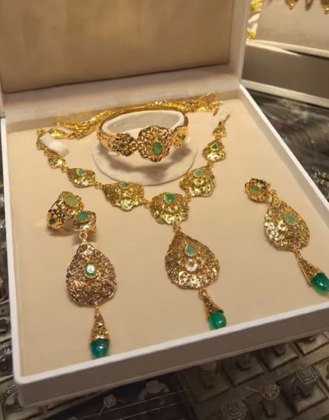 Moroccan Jewelry Gold, Moroccan Gold Jewelry, Moroccan Jewelry Traditional, Moroccan Accessories, Moroccan Bride, Wedding Jewelry Sets Bridal Jewellery, Wedding Jewelery, Moroccan Jewelry, Gold Jewellry