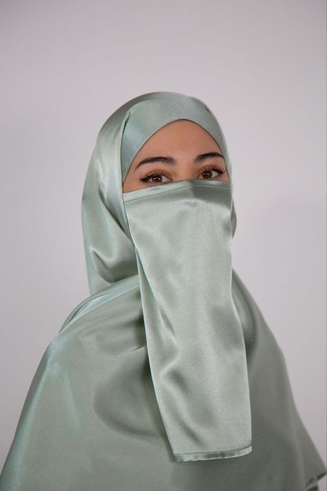 Niqabi Aesthetic, Niqab Styles, Halal Outfits, Half Niqab, Niqab Aesthetic, Khimar Niqab, Hijab And Niqab, Niqabi Girl, Abaya Modest