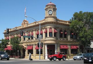 First National Bank of Oakdale Building, Oakdale, California--on the National Register of Historic Places. Oakdale California, What Makes Me Me, Upper Peninsula, Travel Board, California Dreamin', Travel Diary, Northern California, Ferry Building San Francisco, California