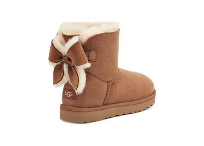 Ugg Boots With Bows, Cute Uggs, Uggs With Bows, Dr Shoes, Pretty Shoes Sneakers, Bailey Bow Uggs, Bow Boots, Bailey Bow, Uggs Outfit