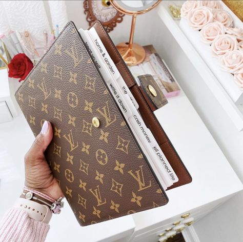 Louis Vuitton Planner, Lv Agenda, Louis Vuitton Agenda, Planner Setup, Tell Me Why, Office Planners, My Planner, Planner Obsessed, Agenda Planner