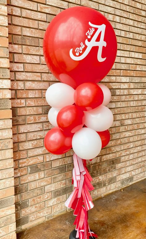 Alabama Birthday Party, Bama Graduation Party, College Balloons, Graduation Vibes, Football Balloons, Senior Graduation Party, Graduation Tables, College Acceptance, Grad Party Decorations