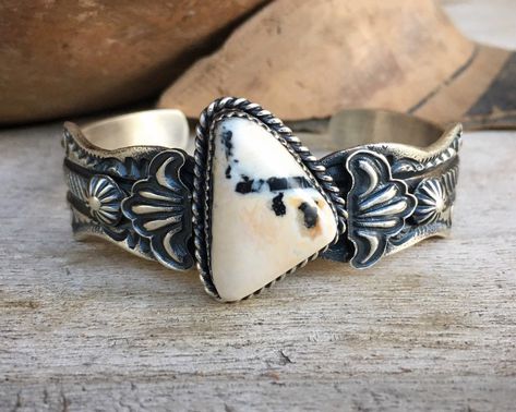 Torquise Jewelry Native American, Turquoise Cuff Bracelet, Buffalo Turquoise Jewelry, White Turquoise Jewelry, White Buffalo Turquoise Jewelry, Real Turquoise Jewelry, Jewelry Facts, Vintage Native American Jewelry, Native American Bracelets