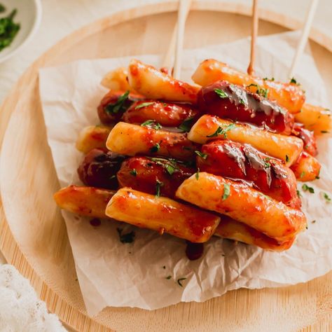 Tteokbokki Skewer, Tteokbokki Sausage, Korean Rice Cake And Sausage Skewer, Spicy Korean Rice Cake Recipes, Tteokbokki Rice Cakes, Vienna Sausage, Korean Rice Cake, Sausage Bread, Korean Rice