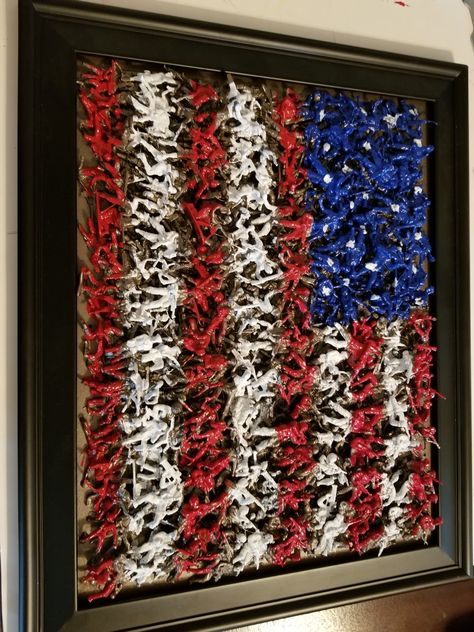 American flag made from army toy soldiers Plastic Army Men Crafts, Army Diy Crafts, Veteran Crafts To Sell, Army Men Crafts, Military Crafts Diy, Military Decorating Ideas, 4 H Project Ideas, Military Bedroom, Military Diy