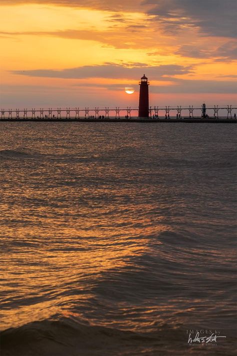 Spring Waves. Grand Haven, Michigan. 5/6/23. Michigan Aesthetic, Summer Michigan, Grand Haven Michigan, South Haven Michigan, Michigan Summer, South Haven, Grand Haven, Summer 2025, Summer Trip