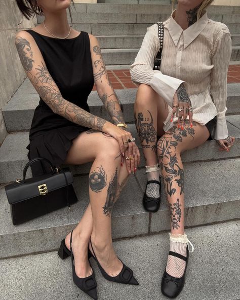 besties don't copy, they match 🖤 🤍 @kellyannshuman . . . . . @peppermayo @cafune.official bff goals, leg tattoos, best friends, tattooed besties, matching outfits, coordinating outfits, simple beyond, effortless chic, european style, classy style Tattooed Woman Art, Tattooed Business Woman, Lots Of Tattoos Woman Aesthetic, Classy With Tattoos, Outfits With Tattoos, Fully Tattooed Women, Besties Matching Outfits, Chic European Style, Tattoos Best Friends