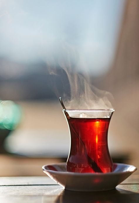 Herbal Tea Photography, Sore Throat Tea, Turkish Tea Cups, Photography Tea, Throat Remedies, Green Tea Drinks, Turkish Coffee Cups, Perfect Cup Of Tea, Turkish Tea