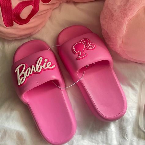 Barbiecore Aesthetic, Cute Slides, Barbie Birthday Party, Pink Y2k, Cute Shirt Designs, Malibu Barbie, Barbie Life, Barbie Birthday, Barbie Party