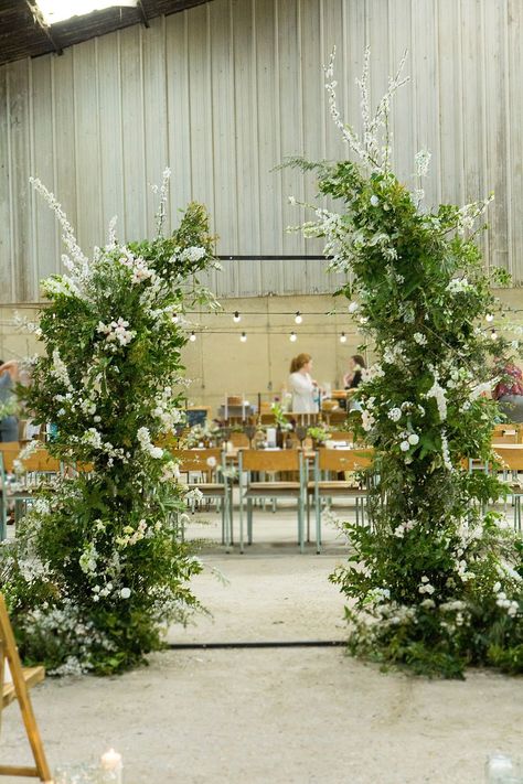 Foliage Arch, Winter Rustic Wedding, Wedding Gate, 2nd December, Flower Arrangement Designs, Festival Bride, Arch Decoration, Wedding Arch Flowers, Wedding Ceremony Backdrop