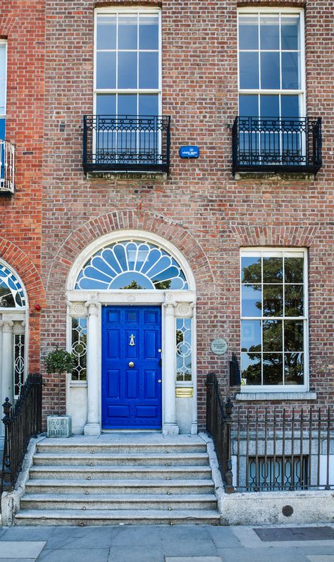 An Architectural Guide to Dublin: 30 Things to See and Do in Ireland’s Capital | ArchDaily Dublin Architecture, Irish Architecture, Dublin House, Harry's House, Lego Modular, Architect House, Front Elevation, Dublin, Google Search