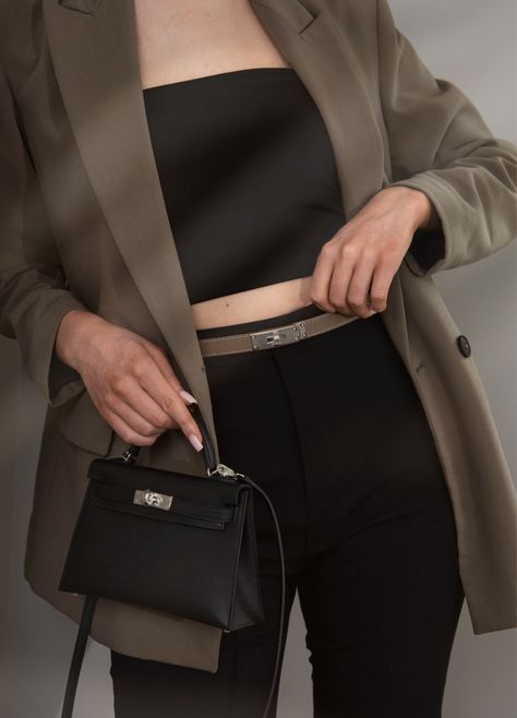 Hermes Kelly Belt Women Outfits, Hermes Kelly Belt Etoupe, Hermes Belt Bag, Hermes Belt Outfit, Hermes Kelly Belt, Mini Kelly, Hermes Belt, Winter Looks, Fashion Inspo Outfits