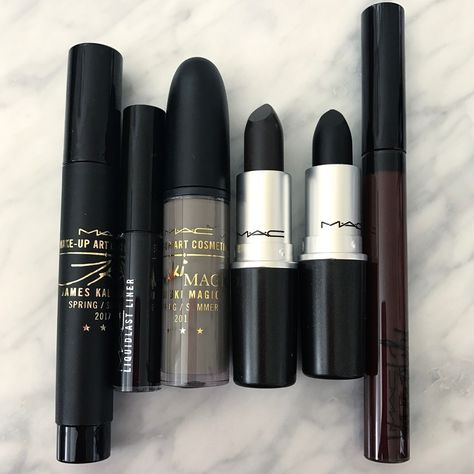 Makeup Items Aesthetic, Items Aesthetic, Makeup Item, Chic Makeup, Black Makeup, Gothic Makeup, Goth Makeup, Makeup Obsession, Kiss Makeup