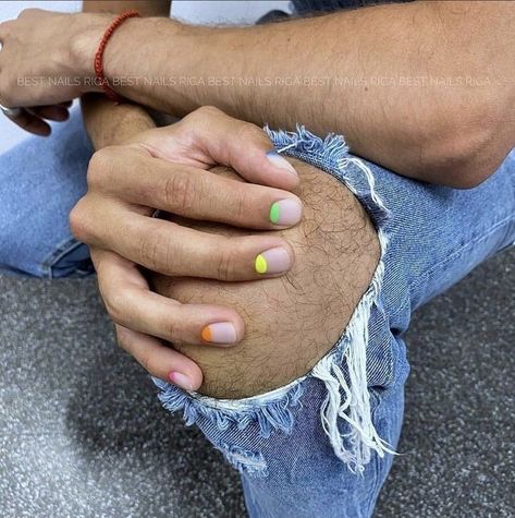 Celebrity Nails Trends, Mens Manicure, Minimal Nails Art, Mens Nails, Retro Nails, Hippie Nails, Minimalist Nail Art, Minimal Nails, Nails Only