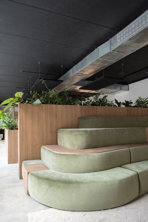 #architecture #interiorarchitecture #office #furniture #couch #green #industrial #velvet #plants #wood #concrete Wood Concrete Interior, Green Lobby, Concrete Office, Modern Office Space, Wood And Concrete, Seating Ideas, Simple Meals, Green Office, Hotel Plan