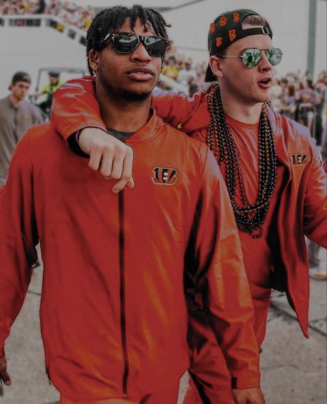 Joe Burrow And Jamar Chase Wallpaper, Bengals Football Aesthetic, Joe Burrow Game Day Fits, Jamarr Chase And Joe Burrow, Jamar Chase And Tee Higgins, Joe Burrow Wallpaper Iphone, Joe Burrow Wallpaper Aesthetic, Tee Higgins Wallpaper, Joe Burrow And Jamar Chase