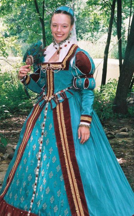 Elizabethan Gown, Elizabethan Fashion, 16th Century Fashion, Tudor Fashion, Tudor Costumes, Medieval Garb, Ren Fair, Ren Fest, Fest Outfits