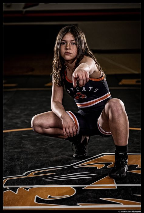 Wrestling Senior Photo Ideas, Wrestling Senior Banners, Wrestling Portraits High Schools, Wrestling Pictures Ideas, Wrestling Photoshoot Picture Ideas, Wrestling Team Pictures, Wrestling Photography Photo Ideas, Wrestling Poses Photography, Wrestling Team Photos