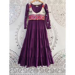 Ikaai By Jenny And Kajal (@ikaai_designs) • Instagram photos and videos Chudhidhar Pattern, Vana Rasam, Navaratri Outfits, Purple Kurti, Embroidered Outfit, Diwali Dresses, Navratri Dress, Diwali Outfits, Bandhani Dress