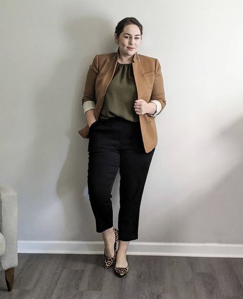 Business Outfits For Women, Curvy Work Outfit, Film Moodboard, Plus Size Business Attire, Corporate Core, Interview Outfits Women, Casual Outfits For Women, Business Professional Outfits, Style Moodboard