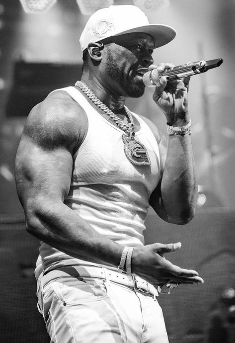 50 Cent Pictures, Rapper 50 Cent, 2pac Videos, Fifty Cent, Rap Aesthetic, Inspiring People, Hip Hop Artists, Hip Hop Culture, 50 Cent