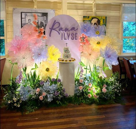 April San Andres Baltazar | Styled by @bubbleup.ph  Giant 🌸 ICreate-paper flowers | Instagram Forever Bouquet, Bouquet Business, Christening Decor, Art Booth, Bday Decor, Alice In Wonderland Tea Party Birthday, Baby Birthday Decorations, Flowers Instagram, Flower Theme