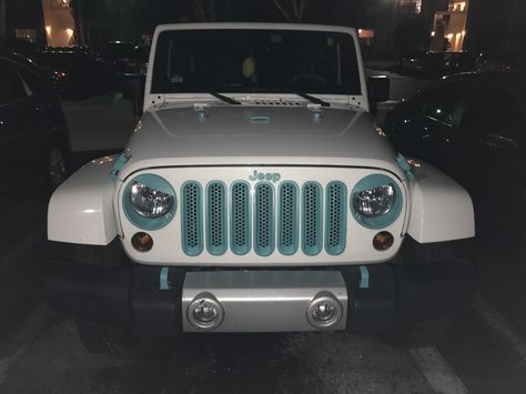 White and turquoise jeep diy White Jeep Wrangler With Blue Accents, White Jeep Blue Accents, White Jeep Wrangler With Teal Accents, White Jeep With Blue Accents, White Jeep With Teal Accents, Turquoise Jeep, White Jeep Wrangler, Jeep Interiors, White Jeep