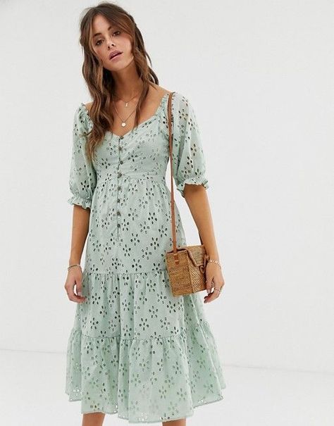 4e0d67e54ad6626e957d15b08ae128a6 Broderie Dress, Casual Dresses For Teens, Mode Inspo, Dresses For Teens, Mode Inspiration, Trending Dresses, Modest Dresses, Simple Dresses, Dress Details