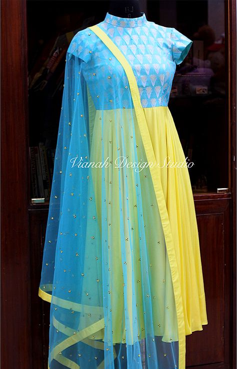 Shalwar Designs, Kurti Ideas, Simple Anarkali, Chiffon Blouses Designs, Anarkali Frock, Kalamkari Dresses, Combination Dresses, Designer Anarkali Dresses, Gown Party Wear