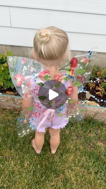 Bek Marsden on Instagram: "FAIRY WINGS 🧚🏼‍♀️🌸✨ every fairy needs their wings! #fairy#fairies#fairymom#craftymom#diyfairywings#diywings#fairywings#fairycraft#momcraft#craftsformoms#craftforkids#momcrafts#kidcrafts#kidcraft#fairygarden#flowercraft" Laminated Fairy Wings, Diy Wings Fairy, Diy Fairy Wings Easy, Diy Fairy Wings, Kid Costumes, Craft Therapy, Earth Fairy, Wings Fairy, Traditional Tales