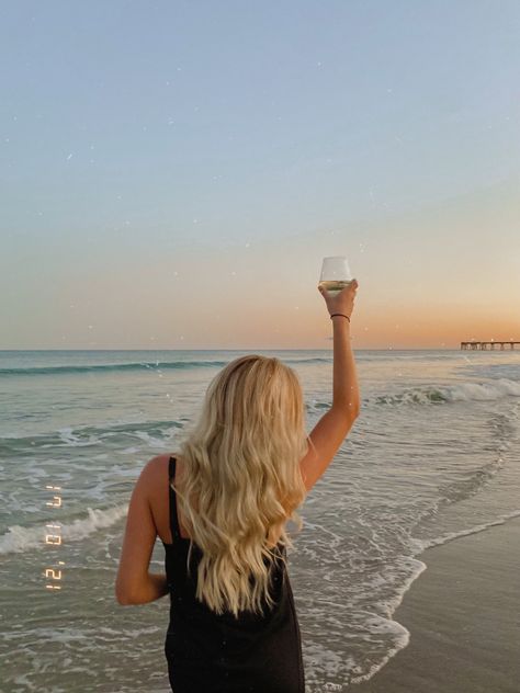 Wine And Beach Pictures, Champagne At The Beach, Wine Beach Photography, Beach Wine Photoshoot, Beach Champagne Pictures, New Year Poses Picture Ideas, Pose With Wine, Wine Poses, Galveston Photoshoot