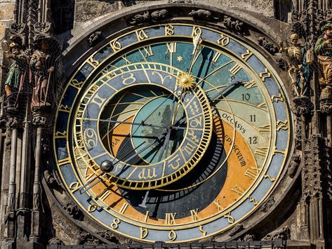 Prague Clock, Roman Consul, Lunisolar Calendar, Gregorian Calendar, Roman Calendar, Unit Of Time, Modern Calendar, Vernal Equinox, Digital Calendar