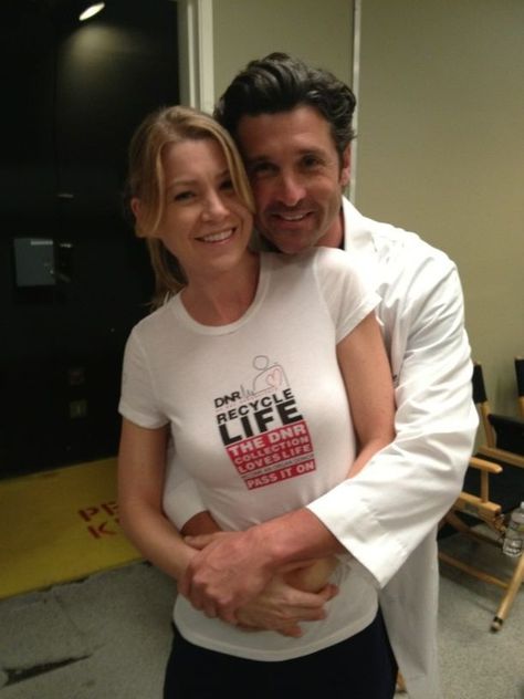 Patrick Dempsey and Ellen Pompeo in the Best Donor Ad ever! #Iambiased Greys Anatomy Couples, Meredith And Derek, Greys Anatomy Funny, Greys Anatomy Characters, Greys Anatomy Cast, Greys Anatomy Memes, Derek Shepherd, Grey Anatomy Quotes, Ellen Pompeo