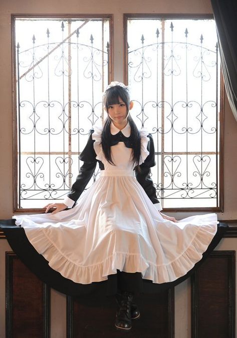 Meido Cafe blog Victorian Maid, Maid Uniform, Maid Cosplay, Asian Street Style, Maid Outfit, Maid Dress, Cute Cosplay, Pose Reference Photo, Female Poses