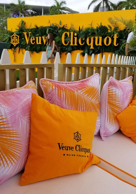 Veuve Clicquot 2018 #VCCarnaval Cliquot Champagne Parties, Vueve Champagne Polo Classic, Veuve Birthday Party, Vueve Champagne Decor, Vueve Champagne Party Decor, Veuve Clicquot Party Decor, Veuve Clicquot Aesthetic, Vueve Champagne, Veuve Clicquot Party