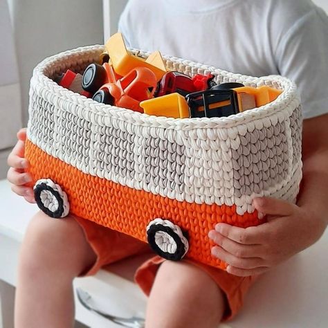 Retro Bus, Confection Au Crochet, Crochet Baby Toys, Crochet Basket Pattern, Crochet Diy, Crochet Basket, Crochet Home, Crochet For Kids, Toy Storage