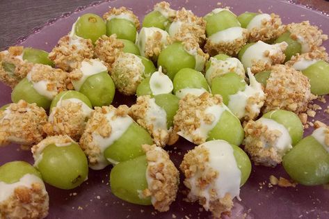 How To Make Taffy, Taffy Grapes, Taffy Apple, Honey Roasted Peanuts, Grape Recipes, Nut Recipes, Chocolate Nuts, Best Cheese, Honey Roasted