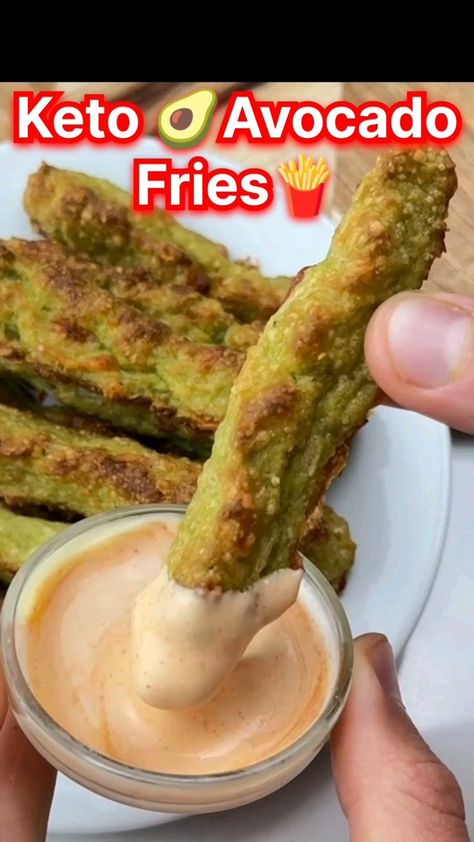 Say “YUM” if you would eat these Crispy Avocado Fries 🥑🍟  What you need 12 an avocado 1 cup Parmesan 1 large egg Seasonings of your choice  How to make them 1 Preheat your oven to 450F 2 Mix all ingredients and shape into fries on a parchment lined baking sheet 3 Bake for 1012 minutes until crispy and golden brown 4 Serve with your favorite dipping sauce  enjoy  I had these with a sriracha Mayo dip and they were delicious 😋🙌   #keto #avocadorecipe #recipe #food #fries #ketofri Things To Do With Avocado Recipes, Different Ways To Eat Avocado, Low Cal Avocado Recipes, Healthy Avocado Snack Ideas, Easy Healthy Avocado Recipes, Things To Make With Avocado, Cooked Avocado Recipes, Snacks With Avocado, Avocado Fries Baked