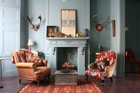 Sitting room Deer Heads, European Decor, Interior Staircase, Sweet Peach, Blue Living Room, Blue Rooms, Fireplace Decor, Formal Living, Blue Walls