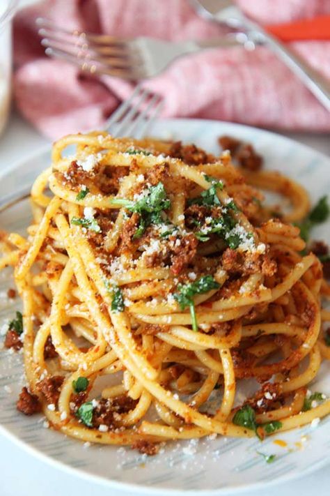 Chorizo Carbonara, Carbonara Pasta Recipe, Chorizo Recipes Dinner, Chorizo Pasta, Pasta Carbonara Recipe, Chorizo Recipes, Carbonara Recipe, Happy Cooking, Pasta Carbonara